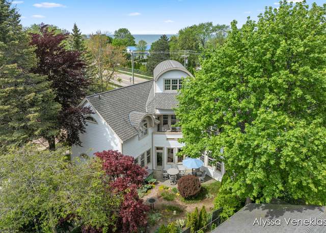 Property at 404 N Shore Dr, South Haven, MI 49090, 3 beds, 2.5 baths