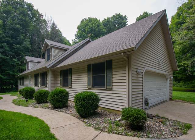 Property at 10926 Gorsline Rd, Battle Creek, MI 49014, 4 beds, 3.5 baths