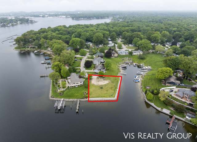 Property at 16073 Lake Point Dr, Spring Lake, MI 49456