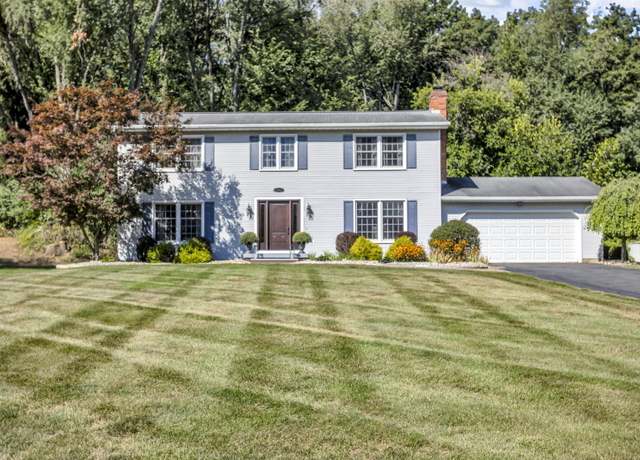 Property at 5230 Timbercrest Trl, Jackson, MI 49201, 4 beds, 2.5 baths