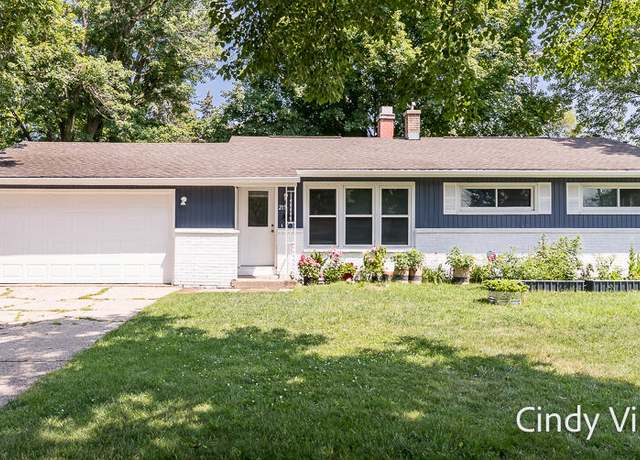 Property at 215 E 29th St, Holland, MI 49423, 3 beds, 1.5 baths