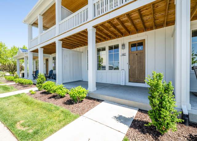 Property at 917 Harbor Dr E, St. Joseph, MI 49085, 3 beds, 2.5 baths