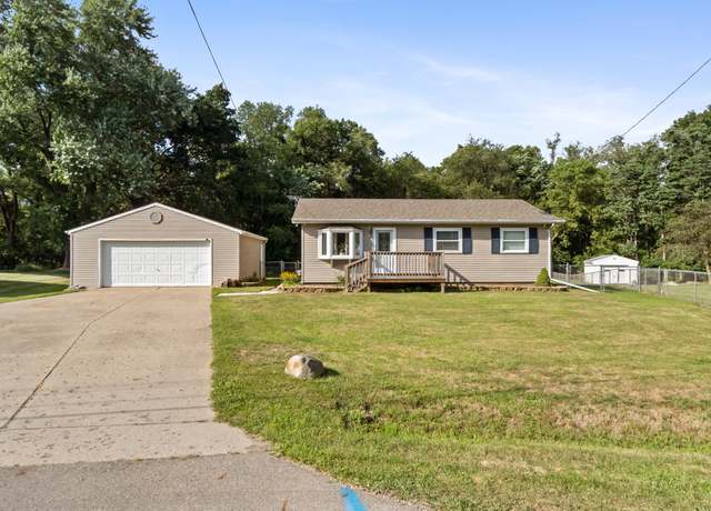 Property at 1308 W Southfield Dr, Jackson, MI 49203, 3 beds, 1 bath