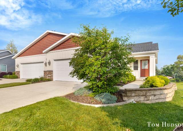 Property at 158 Brewer Park Cir, Grand Rapids, MI 49548, 2 beds, 2.5 baths