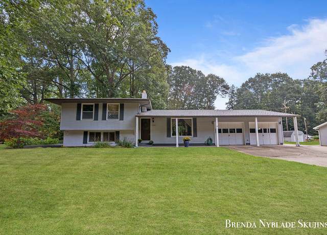 Property at 11506 Lakeshore Ave, Grand Haven, MI 49417, 3 beds, 2 baths