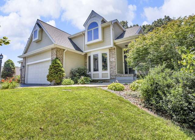 Property at 7473 Hunters Ridge Dr, Jackson, MI 49201, 5 beds, 3.5 baths