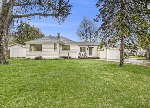 Property at 100 Cameron St SE, Grand Rapids, MI 49548, 2 beds, 2 baths