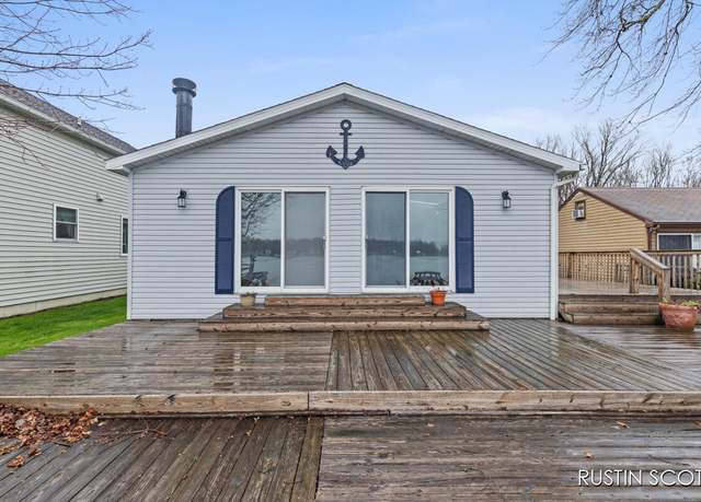 Property at 2008 Parker Dr, Wayland, MI 49348, 3 beds, 2 baths