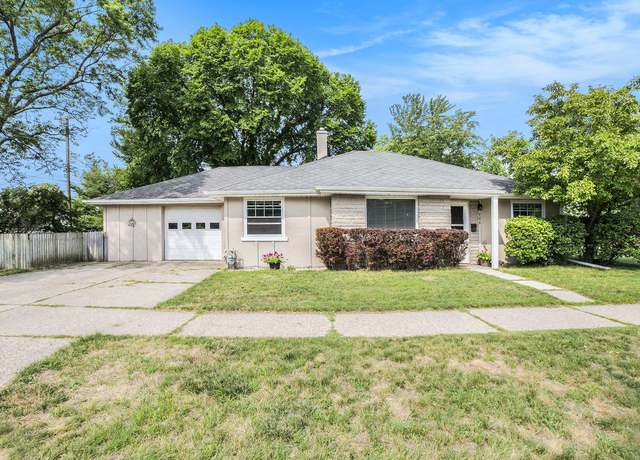 Property at 705 S Griffin St, Grand Haven, MI 49417, 3 beds, 1 bath