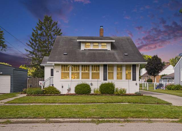 Property at 14 S 16th St, Niles, MI 49120, 4 beds, 3 baths