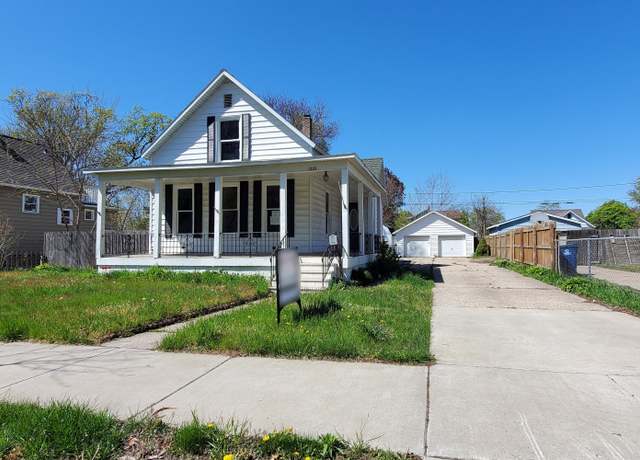 Property at 1233 Columbus Ave, Grand Haven, MI 49417, 4 beds, 1.5 baths