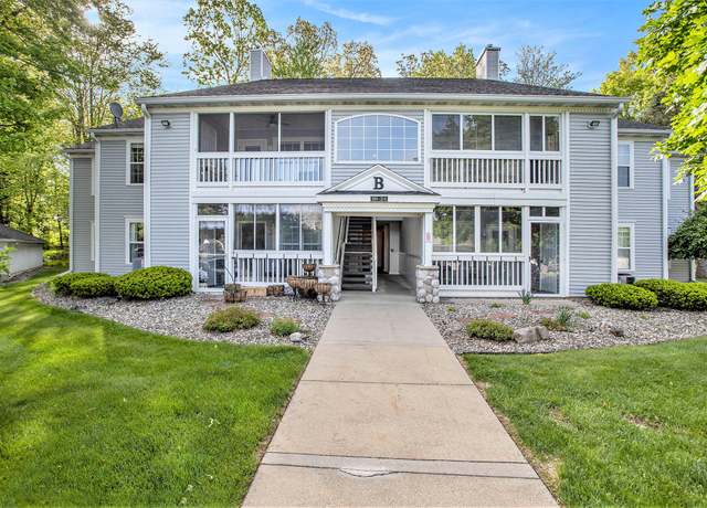 Property at 300 Butler Ct, Marshall, MI 49068, 2 beds, 2 baths