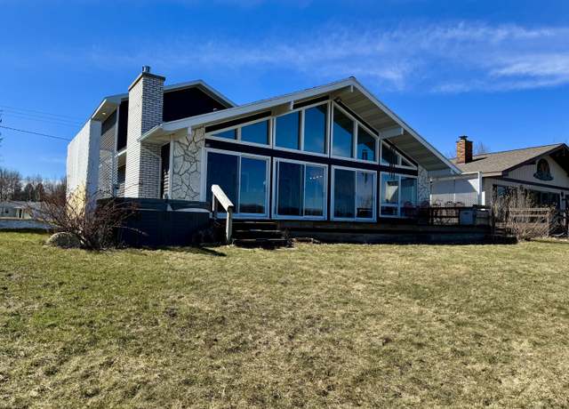 Property at 7350 Holiday Dr #593, Canadian Lakes, MI 49346, 3 beds, 3 baths