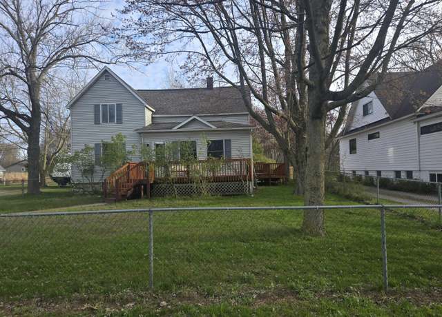 Property at 512 5th St, Grand Haven, MI 49417, 4 beds, 1 bath