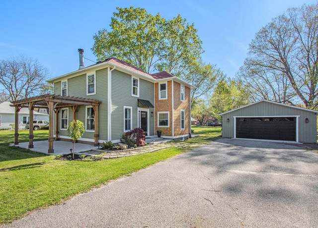 Property at 3987 Fikes Rd, Benton Harbor, MI 49022, 3 beds, 2.5 baths