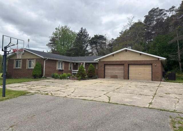 Property at 18593 30th Ave, Barryton, MI 49305, 3 beds, 2 baths