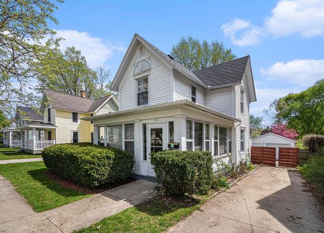 Property at 111 Clark St, Buchanan, MI 49107, 4 beds, 1.5 baths