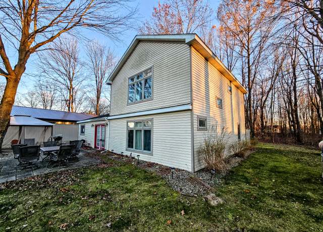 Property at 46627 Broadway St, Bloomingdale, MI 49026, 3 beds, 2 baths