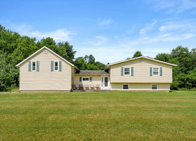Property at 11867 4 Mile Rd, Battle Creek, MI 49015, 6 beds, 4 baths