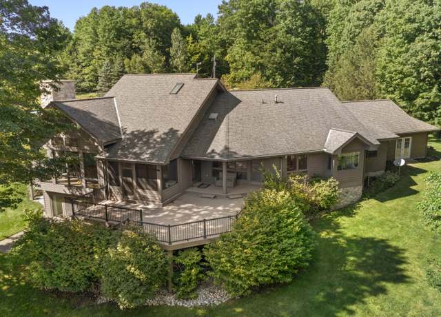 Property at 11775 Golfview Dr, Bear Lake, MI 49614, 3 beds, 3.5 baths