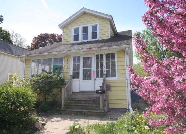 Property at 1514 Reed St, Kalamazoo, MI 49001, 3 beds, 1.5 baths