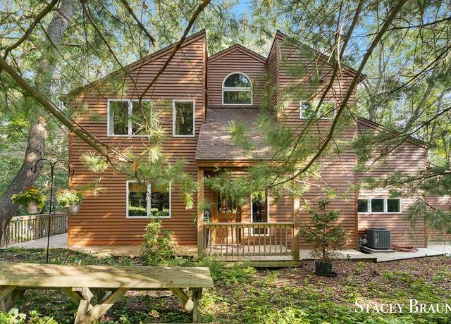 Property at 3493 Riverwoods Dr NE, Rockford, MI 49341, 3 beds, 3 baths