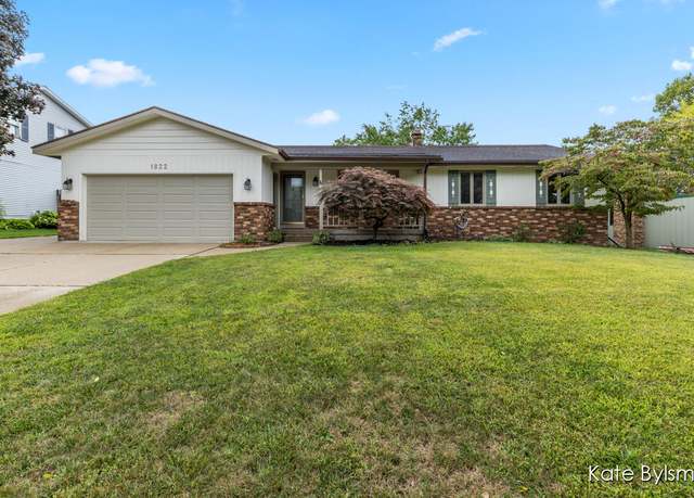 Property at 1822 S Norwalk Dr SE, Grand Rapids, MI 49508, 3 beds, 3 baths