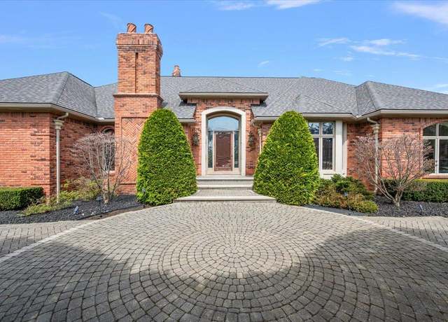Property at 17943 Viola Ln, Clinton Twp, MI 48036, 3 beds, 4.5 baths