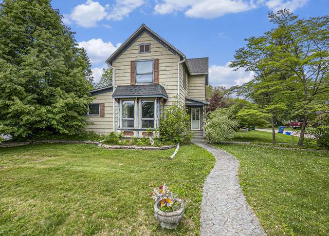 Property at 351 E Cherry St, Fremont, MI 49412, 5 beds, 2 baths