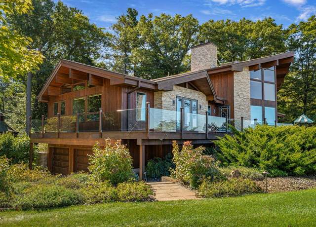 Property at 5788 M 63, Coloma, MI 49038, 4 beds, 4.5 baths