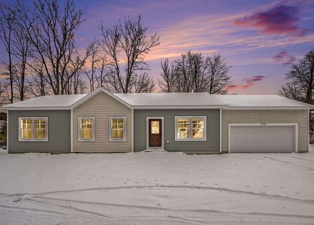 Property at 17753 Country Ln, Spring Lake, MI 49456, 3 beds, 2 baths