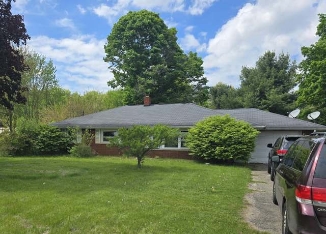 Property at 16783 E Augusta Dr, Augusta, MI 49012, 3 beds, 1 bath