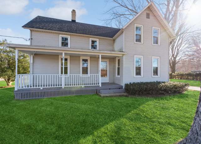 Property at 907 W Detroit St, New Buffalo, MI 49117, 4 beds, 1 bath
