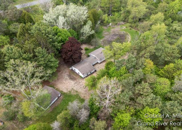 Property at 11430 Algoma Ave, Rockford, MI 49341, 3 beds, 2 baths