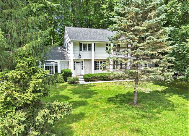 Property at 9421 Mapletree Dr, Plymouth, MI 48170, 4 beds, 2.5 baths