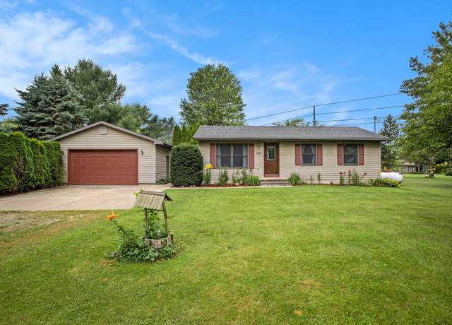 Property at 3128 Maurer Rd, Charlotte, MI 48813, 3 beds, 1 bath