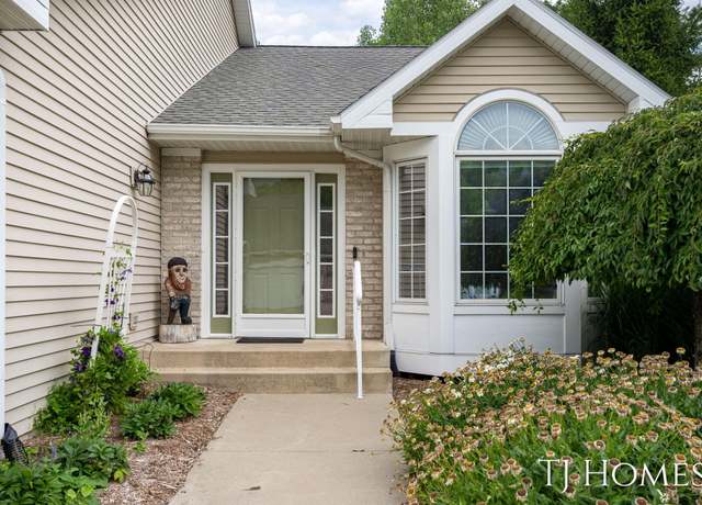 Property at 2359 Whimbrel Ct NE, Grand Rapids, MI 49505, 2 beds, 2.5 baths