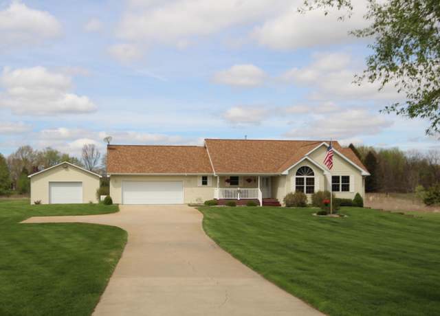 Property at 9425 E TS Ave, Vicksburg, MI 49097, 4 beds, 3 baths