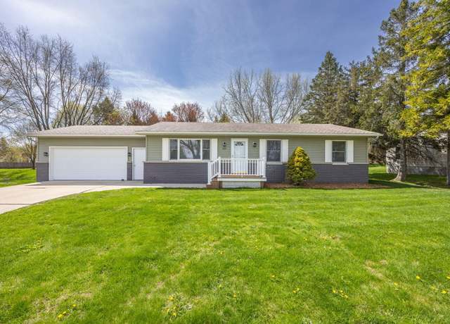 Property at 907 Woodward Ave, Big Rapids, MI 49307, 3 beds, 3 baths