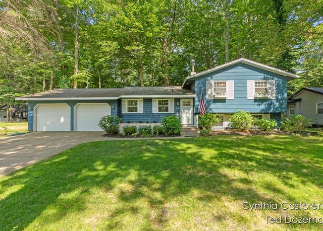 Property at 313 Greenwood Ave, Holland, MI 49424, 3 beds, 2 baths