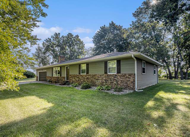 Property at 70233 Carolyn Ave, Sturgis, MI 49091, 3 beds, 2 baths
