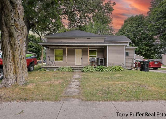 Property at 185 E Commerce St, Grant, MI 49327, 3 beds, 1 bath