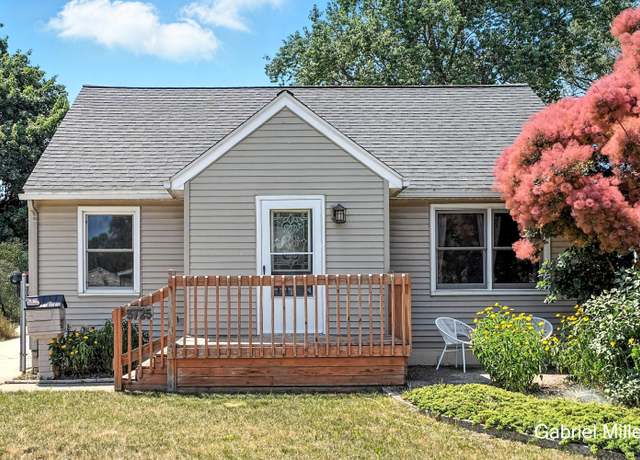 Property at 3725 Colby Ave SW, Wyoming, MI 49509, 4 beds, 2 baths