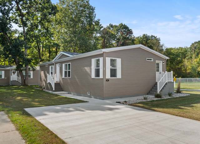 Property at 31 Traveler Dr #31, Sparta, MI 49345, 4 beds, 2 baths