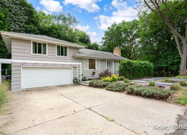 Property at 1440 Holborn Dr NW, Grand Rapids, MI 49504, 4 beds, 2.5 baths