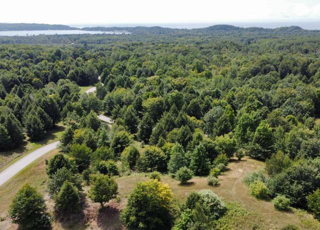 Property at 86 N Slope Dr, Onekama, MI 49675