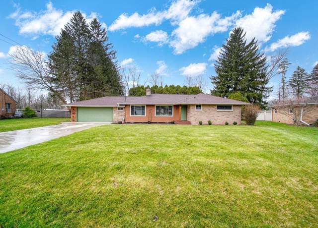 Property at 1044 Westfield Dr, Jackson, MI 49203, 3 beds, 1.5 baths