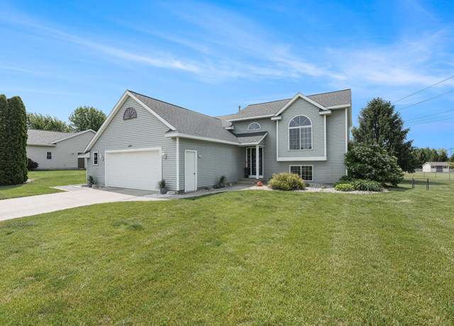Property at 6220 Groen Ct, Allendale, MI 49401, 3 beds, 2 baths