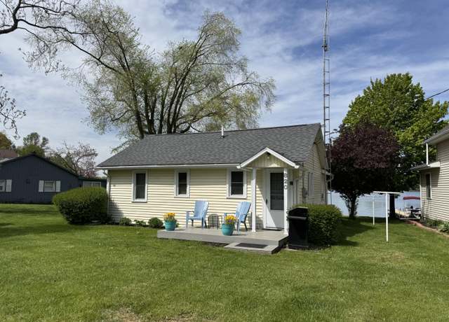 Property at 820 N Werners Landing Dr, Bronson, MI 49028, 2 beds, 1 bath
