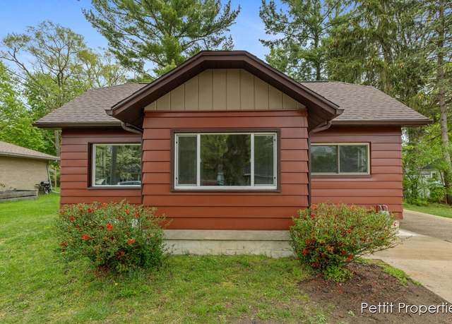 Property at 2810 Gerald Ave NE Ave NE, Grand Rapids, MI 49505, 3 beds, 2 baths